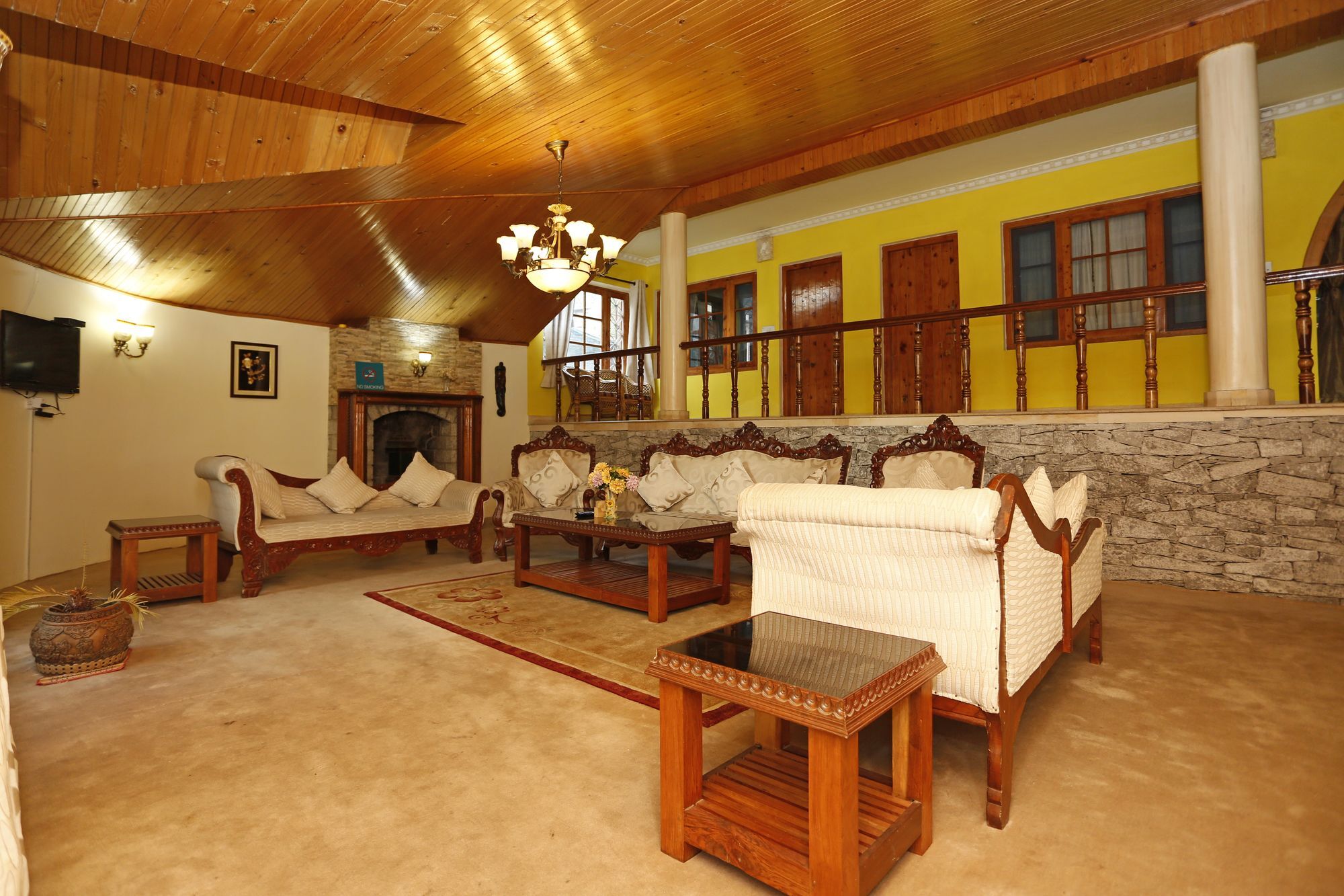 Hotel Oyo 3296 Mahin